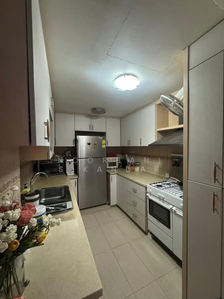 Stratford Court, 41A Bedok Ria Crescent, 4 Bedrooms, 2,034 sqft, Condominium For Rent, by Noorbani Sikandar, 21194782 - PropertyGuru.com.sg