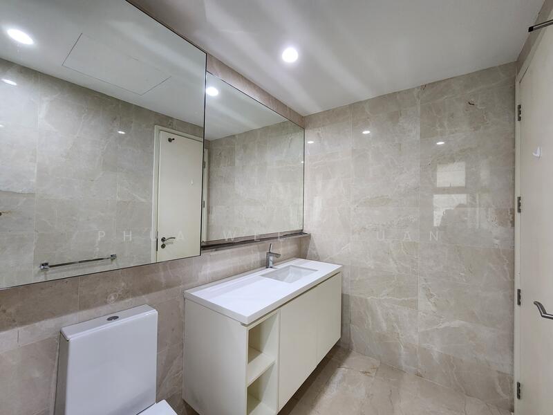 Kingsford Hillview Peak Condominium For Sale at S$ 1,600,000 | PropertyGuru Singapore