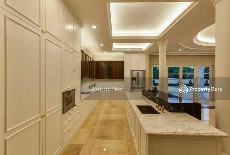 Open Kitchen (Wet kitchen behind)