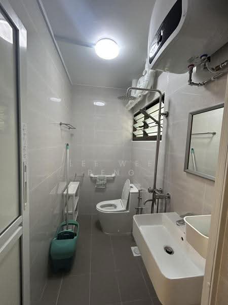44 Lorong 5 Toa Payoh, 44 Lorong 5 Toa Payoh, Balestier / Toa Payoh, 3 Bedrooms, 1,320 sqft, HDB Flat For Rent, by Lee Wee Peng, 21217426 - Bathroom - PropertyGuru.com.sg
