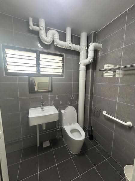 44 Lorong 5 Toa Payoh, 44 Lorong 5 Toa Payoh, Balestier / Toa Payoh, 3 Bedrooms, 1,320 sqft, HDB Flat For Rent, by Lee Wee Peng, 21217426 - Bathroom - PropertyGuru.com.sg