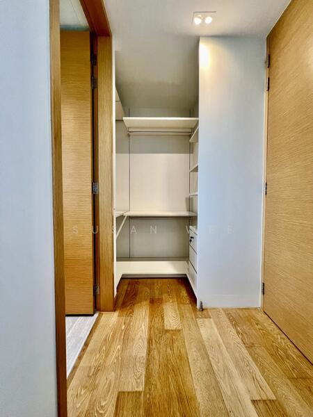 walk in wardrobe