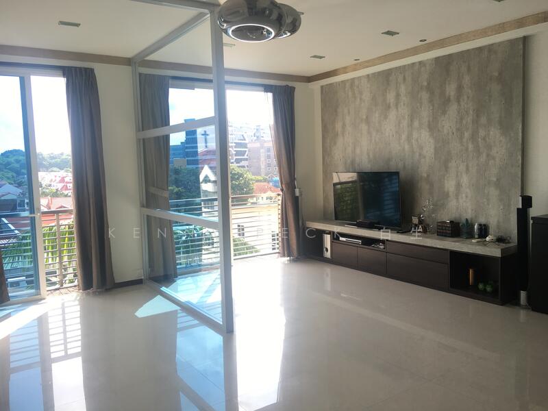 Crystal De Azure, 18 How Sun Close, 2 Bedrooms, 947 sqft, Apartment For Rent, by Kenny Peck 有益, 21226311 - PropertyGuru.com.sg