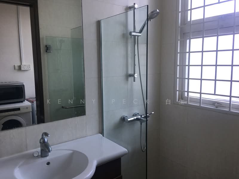 Crystal De Azure, 18 How Sun Close, 2 Bedrooms, 947 sqft, Apartment For Rent, by Kenny Peck 有益, 21226311 - PropertyGuru.com.sg