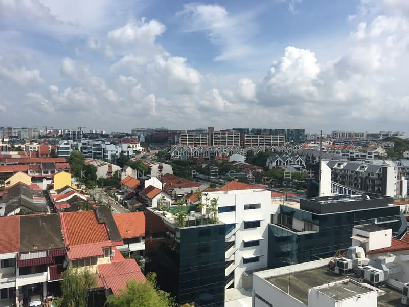 Crystal De Azure, 18 How Sun Close, 2 Bedrooms, 947 sqft, Apartment For Rent, by Kenny Peck 有益, 21226311 - PropertyGuru.com.sg