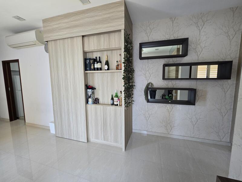 For Rent - Eastellar