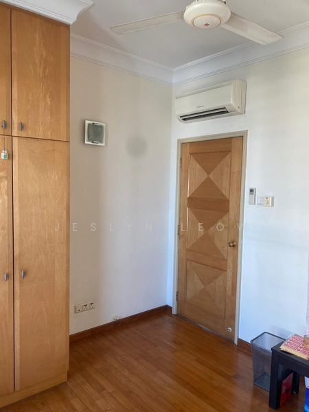 For Rent - Crystal Rhu