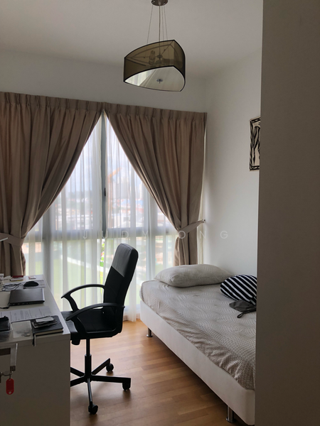 common bedroom with a single bed