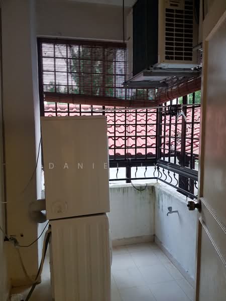 Tanglin Park, 1B Ridley Park, 3 Bedrooms, 1,485 sqft, Condominium For Rent, by Daniel Lye, 21248237 - Service balcony - PropertyGuru.com.sg