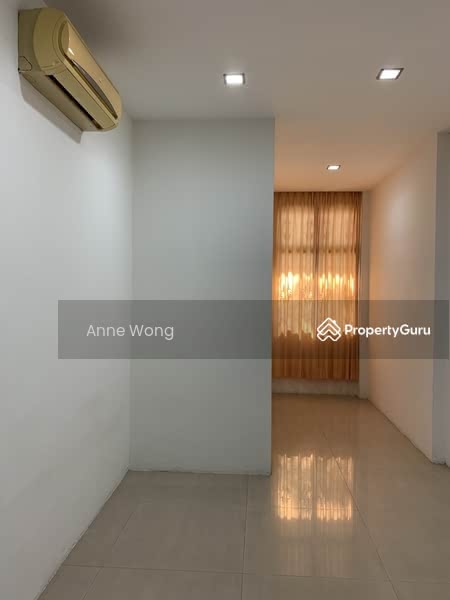 Level 1 - Bedroom 1 with en-suits