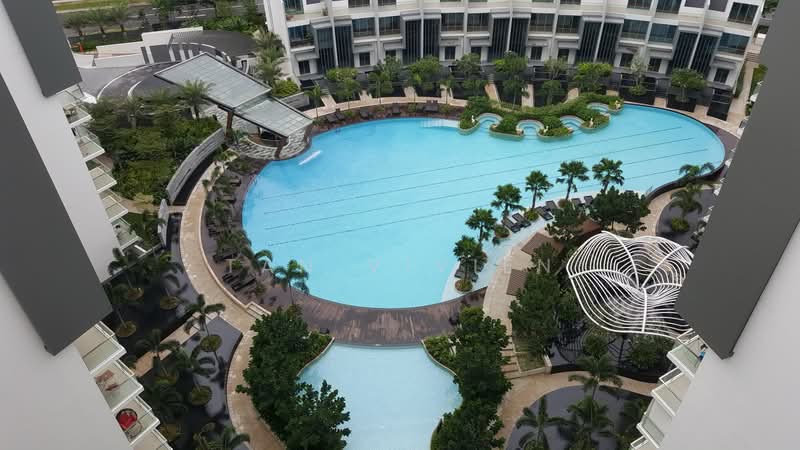 Skies Miltonia, 3 Miltonia Close, 2 Bedrooms, 743 sqft, Condominium For Sale, by Tan Vivien, 21261207 - Leisure Pool - PropertyGuru.com.sg