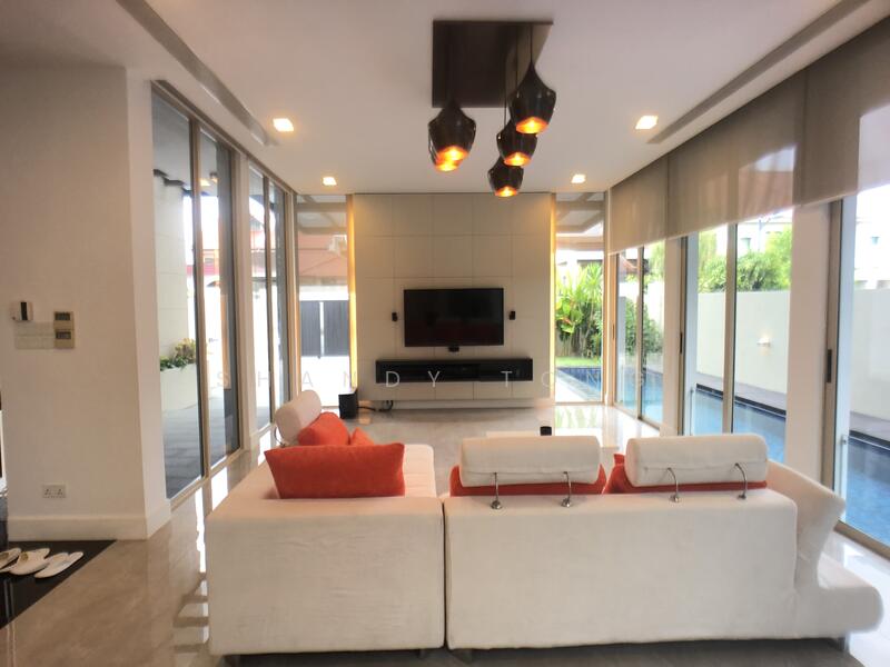 For Rent - Modern Semi D with Pool and Lift Near French Int'l School