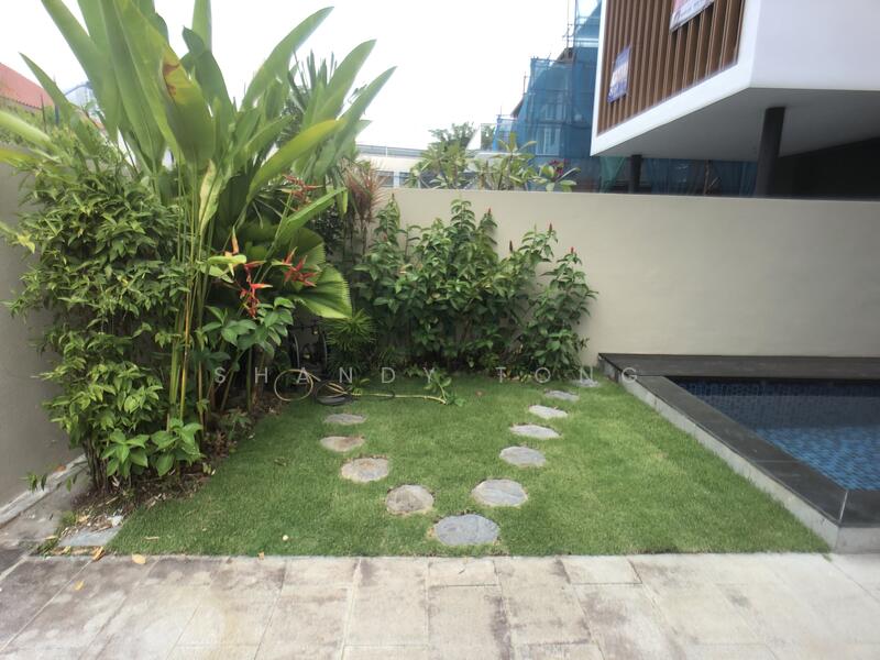For Rent - Modern Semi D with Pool and Lift Near French Int'l School