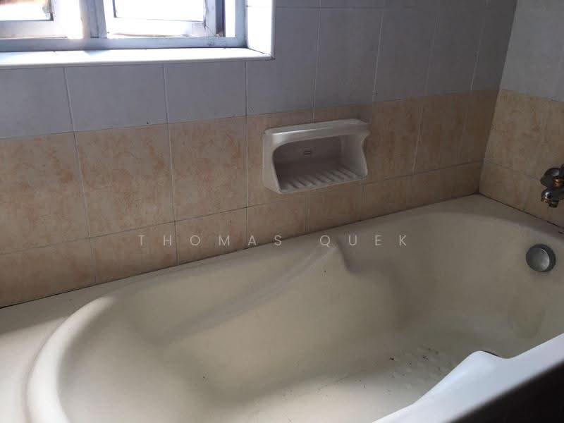 Wing Fong Mansions, 12 Lorong 14 Geylang, Eunos / Geylang / Paya Lebar, Room Rental, 150 sqft, Apartment For Rent, by Thomas Quek, 21278510 - Bathroom - PropertyGuru.com.sg