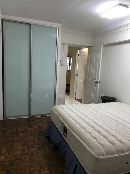 120 Geylang East Central, 120 Geylang East Central, 3 Bedrooms, 990 sqft, HDB Flat For Rent, by Delfin Chew, 21291043 - Master bedroom with 2 sliding Post system wardrobe and King sized Simmon mattress. - PropertyGuru.com.sg