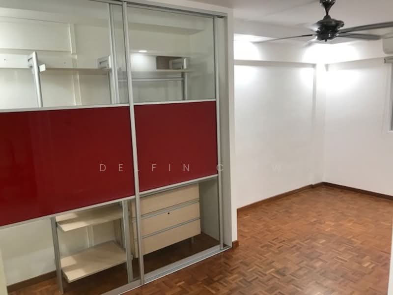 120 Geylang East Central, 120 Geylang East Central, 3 Bedrooms, 990 sqft, HDB Flat For Rent, by Delfin Chew, 21291043 - Huge 2nd bedroom cum study area + 2 sliding door post system wardrobe. - PropertyGuru.com.sg