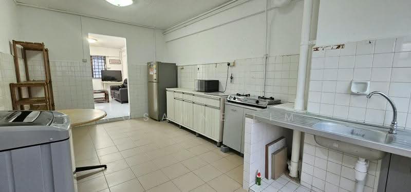 375 Clementi Avenue 4, 375 Clementi Avenue 4, Buona Vista / West Coast / Clementi New Town, 2 Bedrooms, 775 sqft, HDB Flat For Rent, by Rosanne Lim, 21302107 - Kitchen - PropertyGuru.com.sg
