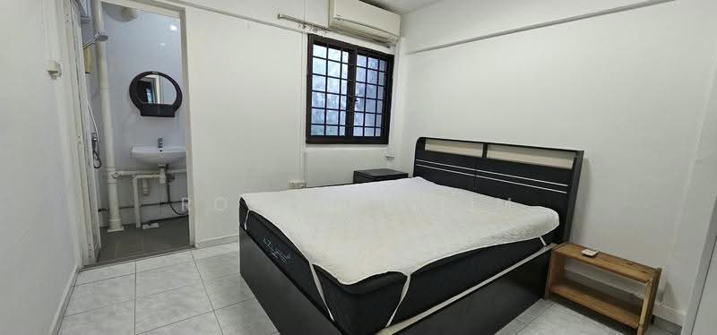375 Clementi Avenue 4, 375 Clementi Avenue 4, Buona Vista / West Coast / Clementi New Town, 2 Bedrooms, 775 sqft, HDB Flat For Rent, by Rosanne Lim, 21302107 - Master room - PropertyGuru.com.sg