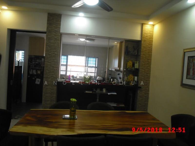 Corner Terrace, Kismis Avenue, Clementi Park / Upper Bukit Timah, 4 Bedrooms, 2,850 sqft, Corner Terrace For Rent, by Angelin Chua, 21302130 - Good layout of the dining room - PropertyGuru.com.sg