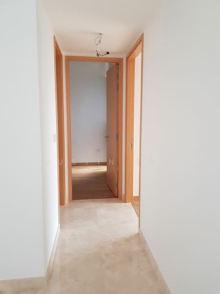 Commonwealth Towers, 230 Commonwealth Avenue, 2 Bedrooms, 700 sqft, Condominium For Rent, by Justin Ong, 21308305 - Walkway to The rooms - PropertyGuru.com.sg
