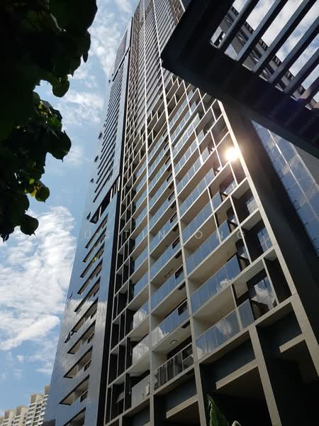Commonwealth Towers, 230 Commonwealth Avenue, 2 Bedrooms, 700 sqft, Condominium For Rent, by Justin Ong, 21308305 - Tower Facade - PropertyGuru.com.sg