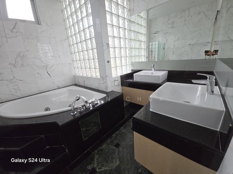 Kheam Hock Bungalow, Kheam Hock Road, Tanglin / Holland / Bukit Timah, 5 Bedrooms, 8,000 sqft, Detached House For Rent, by Megan Chua, 21311231 - Bathroom - PropertyGuru.com.sg