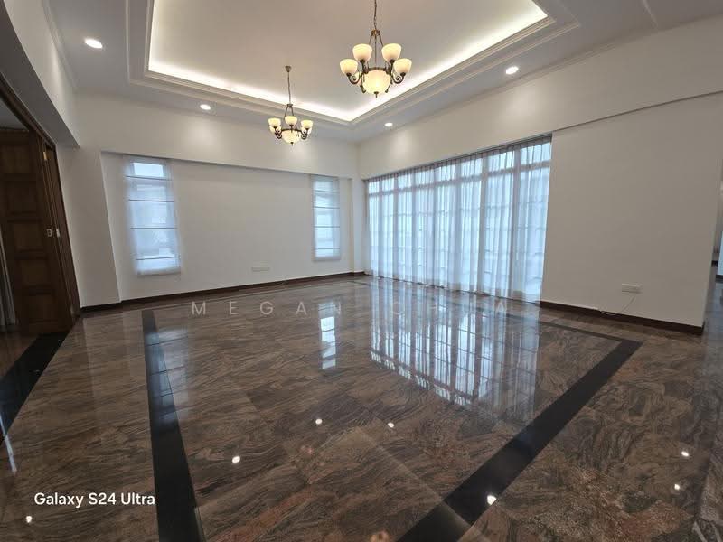 Kheam Hock Bungalow, Kheam Hock Road, Tanglin / Holland / Bukit Timah, 5 Bedrooms, 8,000 sqft, Detached House For Rent, by Megan Chua, 21311231 - Living Room - PropertyGuru.com.sg