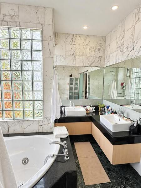 Kheam Hock Bungalow, Kheam Hock Road, Tanglin / Holland / Bukit Timah, 5 Bedrooms, 8,000 sqft, Detached House For Rent, by Megan Chua, 21311231 - PropertyGuru.com.sg