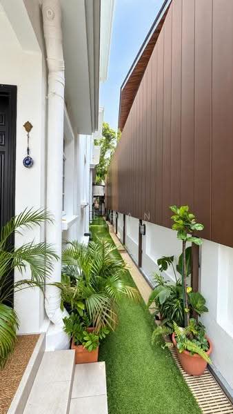 Kheam Hock Bungalow, Kheam Hock Road, Tanglin / Holland / Bukit Timah, 5 Bedrooms, 8,000 sqft, Detached House For Rent, by Megan Chua, 21311231 - Exterior - PropertyGuru.com.sg