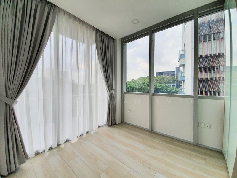 Bedroom with unblocked view 