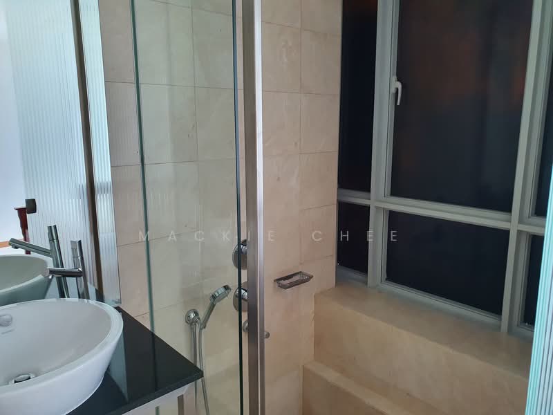 Vida, 5 Peck Hay Road, 2 Bedrooms, 840 sqft, Apartment For Rent, by Mackie Chee, 21314296 - Master Bathroom - PropertyGuru.com.sg
