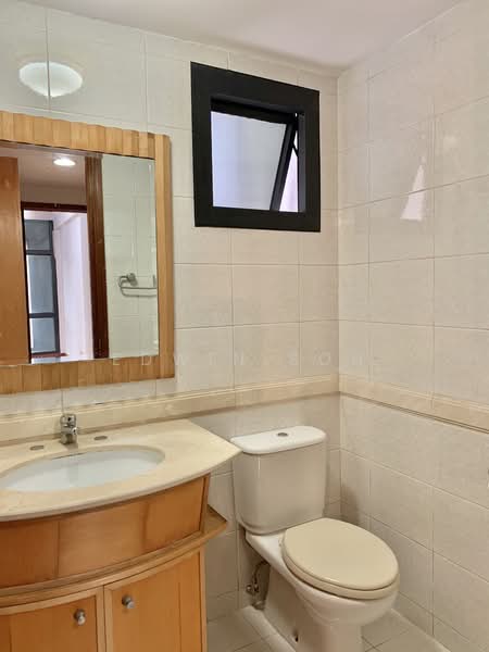 River Place, 60 Havelock Road, 3 Bedrooms, 1,302 sqft, Condominium For Rent, by Edwin Soh, 21318674 - COMMON BATHROOM - PropertyGuru.com.sg