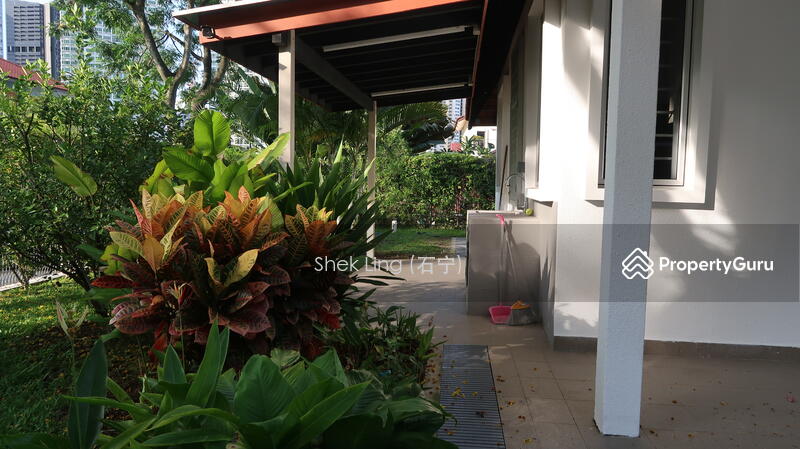 Side patio