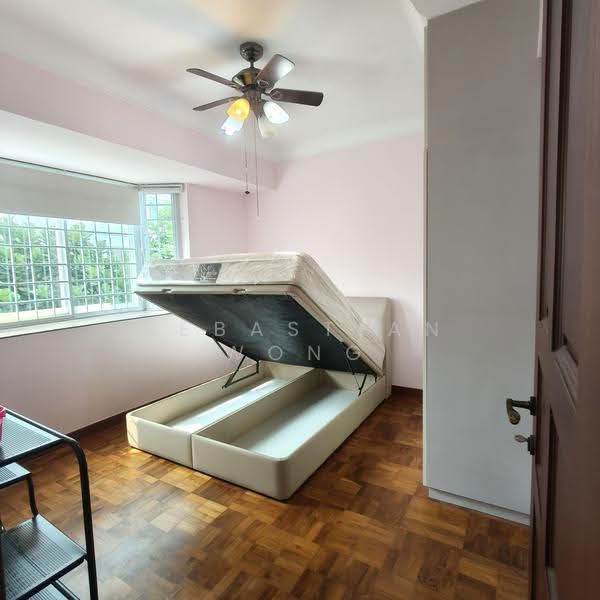 Regency Lodge, 17 Shanghai Road, Tanglin / Holland / Bukit Timah, 5 Bedrooms, 1,291 sqft, Apartment For Rent, by Sebastian Wong, 21322863 - Bedroom - PropertyGuru.com.sg