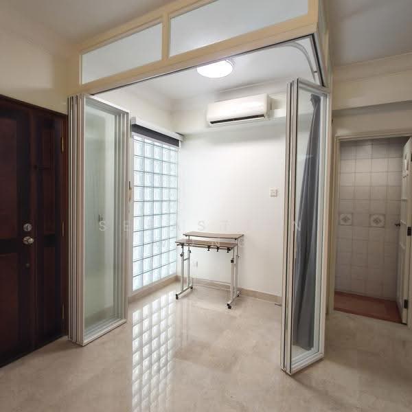 Regency Lodge, 17 Shanghai Road, Tanglin / Holland / Bukit Timah, 5 Bedrooms, 1,291 sqft, Apartment For Rent, by Sebastian Wong, 21322863 - Interior - PropertyGuru.com.sg