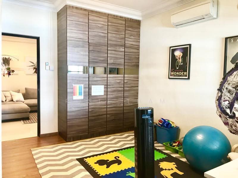 76 Guan Chuan Street, 76 Guan Chuan Street, Alexandra / Commonwealth, 3 Bedrooms, 1,225 sqft, Walk-up Apartment For Rent, by Rosie Tham, 21328302 - PropertyGuru.com.sg