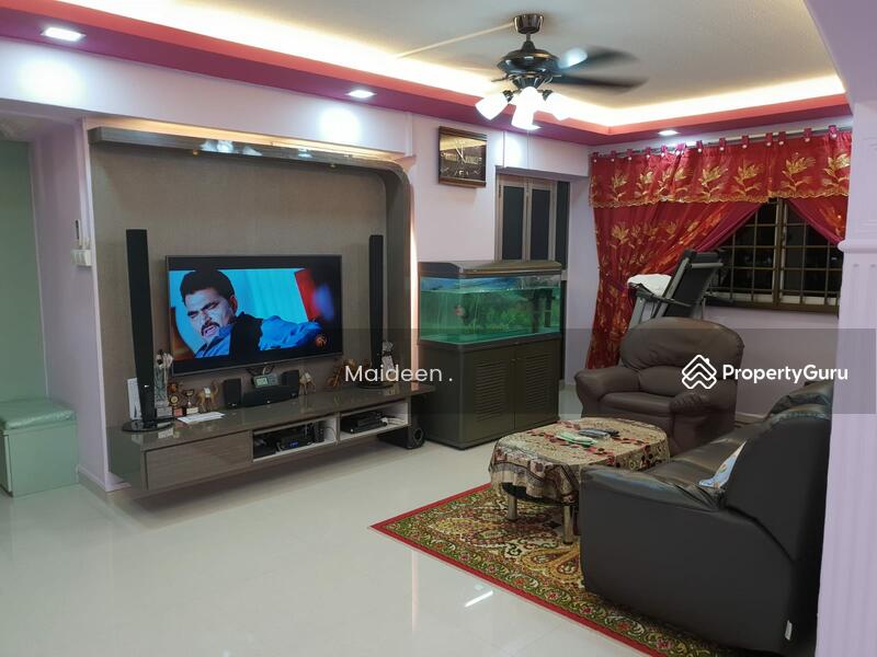 LIVING HALL
