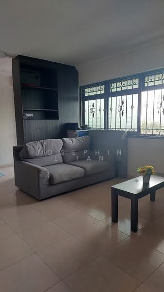 350 Ang Mo Kio Street 32, 350 Ang Mo Kio Street 32, Room Rental, 200 sqft, HDB Flat For Rent, by Josephine Tan, 21337222 - PropertyGuru.com.sg