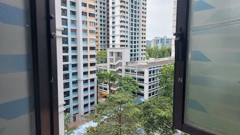 350 Ang Mo Kio Street 32, 350 Ang Mo Kio Street 32, Room Rental, 200 sqft, HDB Flat For Rent, by Josephine Tan, 21337222 - PropertyGuru.com.sg