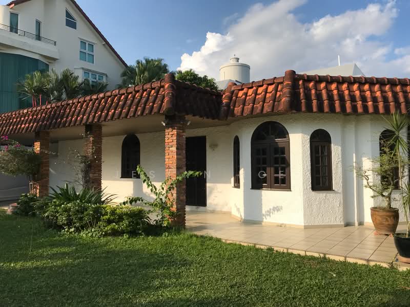 Single Storey Bungalow at Chestnut Crescent, Chestnut Crescent, 3 Bedrooms, 2,500 sqft, Bungalow House For Rent, by Jeslyn Hoe, 21339340 - PropertyGuru.com.sg