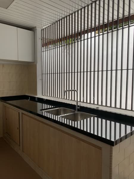 Single Storey Bungalow at Chestnut Crescent, Chestnut Crescent, 3 Bedrooms, 2,500 sqft, Bungalow House For Rent, by Jeslyn Hoe, 21339340 - PropertyGuru.com.sg