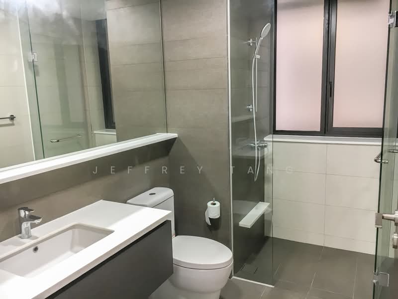 D'Nest, 145 Pasir Ris Grove, 4 Bedrooms, 1,432 sqft, Condominium For Rent, by Jeffrey Tang, 21345484 - Common Bathroom - PropertyGuru.com.sg
