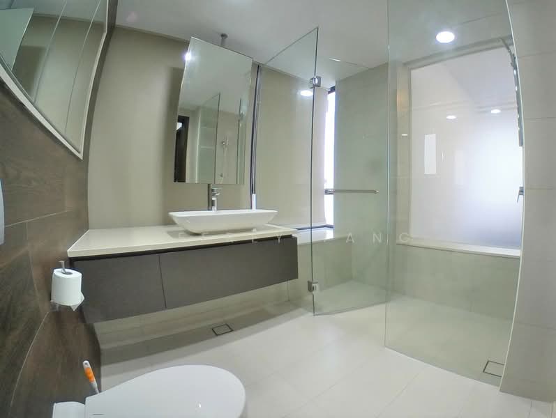 D'Nest, 145 Pasir Ris Grove, 4 Bedrooms, 1,432 sqft, Condominium For Rent, by Jeffrey Tang, 21345484 - Master Bathroom - PropertyGuru.com.sg