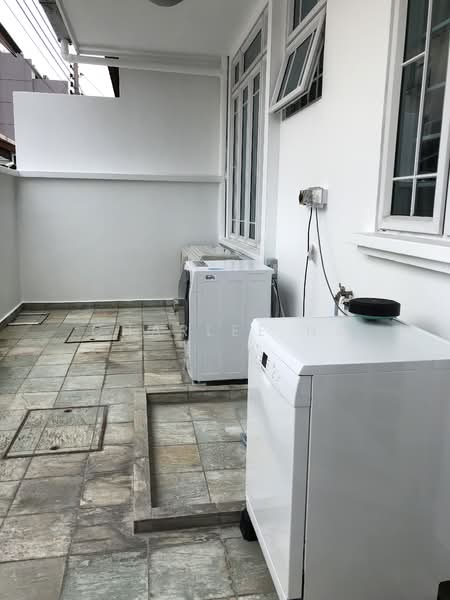 Kingswear Ave, , 6 Bedrooms, 3,800 sqft, Terraced House For Rent, by Charlee Ng, 21346005 - PropertyGuru.com.sg