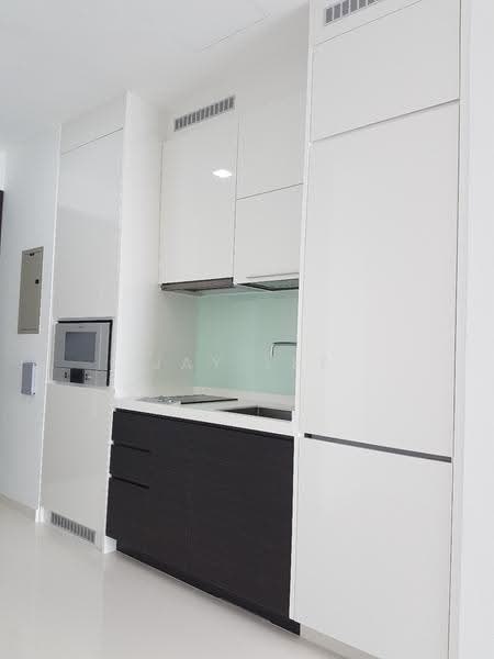 Eon Shenton, 70 Shenton Way, Chinatown / Tanjong Pagar, 2 Bedrooms, 538 sqft, Condominium For Rent, by Jay Lee, 21346041 - PropertyGuru.com.sg