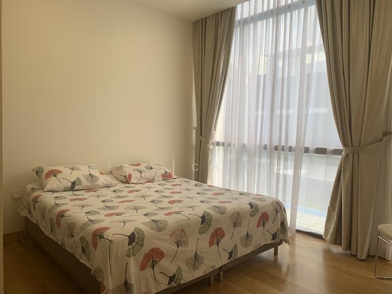 Master Bedroom & King Size Bed
