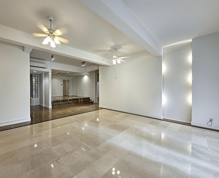 Leonie Condotel, 2 Leonie Hill Road, Orchard / River Valley, 4 Bedrooms, 2,722 sqft, Condominium For Rent, by Richard Then, 21349278 - Living Room - PropertyGuru.com.sg