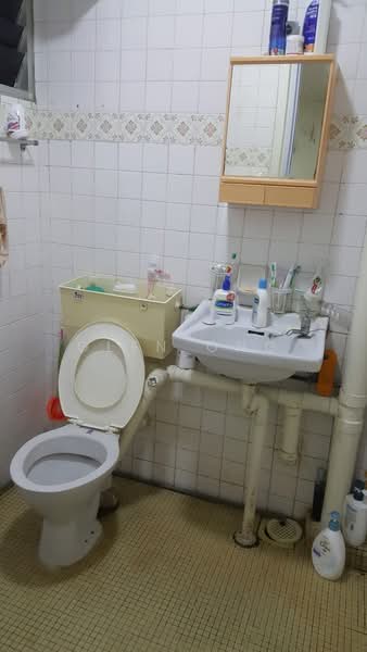 180 Ang Mo Kio Avenue 5, 180 Ang Mo Kio Avenue 5, 2 Bedrooms, 721 sqft, HDB Flat For Rent, by Glen Ong, 21351143 - PropertyGuru.com.sg