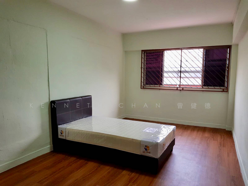 503 Jurong West Avenue 1, 503 Jurong West Avenue 1, 2 Bedrooms, 947 sqft, HDB Flat For Rent, by Kenneth Chan 曾健德, 21351962 - Blk 503 Common Bedroom - PropertyGuru.com.sg