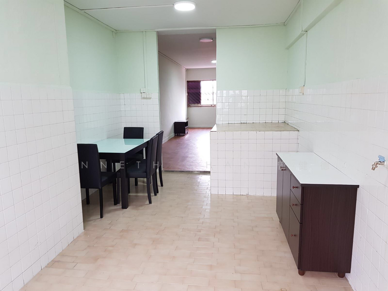 503 Jurong West Avenue 1, 503 Jurong West Avenue 1, 2 Bedrooms, 947 sqft, HDB Flat For Rent, by Kenneth Chan 曾健德, 21351962 - Blk 503 Kitchen - PropertyGuru.com.sg